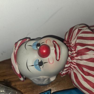 Sale Photo Thumbnail #48: Porcelain clowns