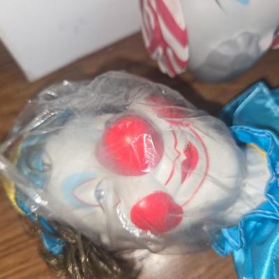 Sale Photo Thumbnail #49: Porcelain clowns