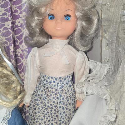 Sale Photo Thumbnail #66: Lot of porcelain and assorted dolls