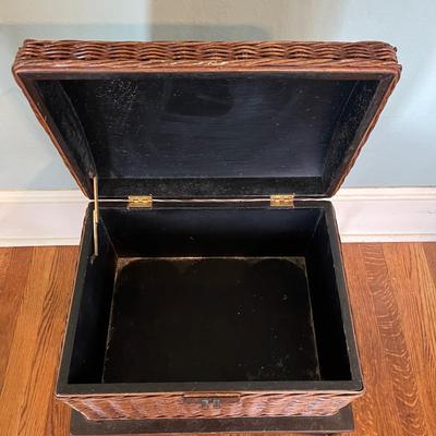 Small Wicker Trunk on Metal Frame (B1-BC)
