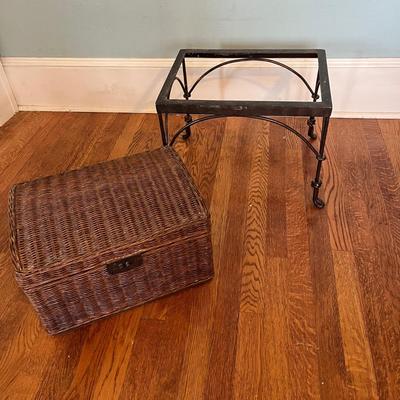 Small Wicker Trunk on Metal Frame (B1-BC)