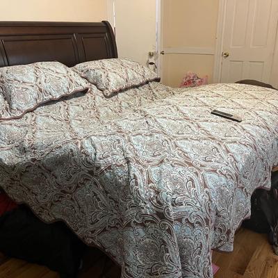 Sale Photo Thumbnail #52: Electric head and foot adjustable base.  Motor runs smooth and very responsive with the remote.