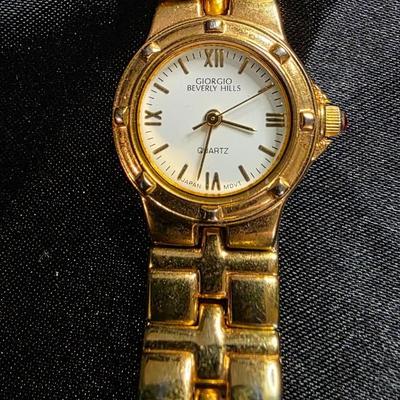 Giorgio Beverly Hills Gold-Tone Women’s Quartz Bracelet Watch – Roman Numerals, Vintage Style