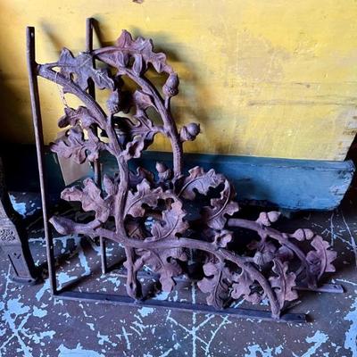 Sale Photo Thumbnail #29: Antique Decorative Iron Shelf Brakets