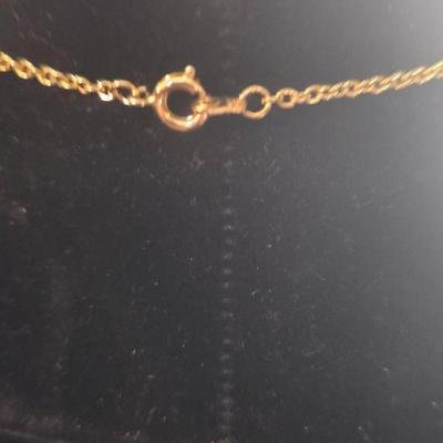 Vintage Gold-Tone Tear-Drop Pendant Necklace with Orange Art Glass Drop – Elegant Minimalist Jewelry