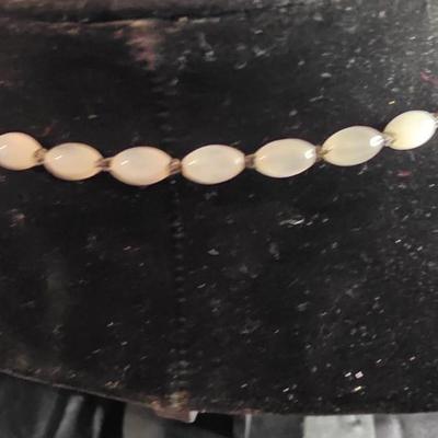 Vintage Mother-of-Pearl Bead Rosary Necklace with Silver-Tone Cross – Graceful & Timeless