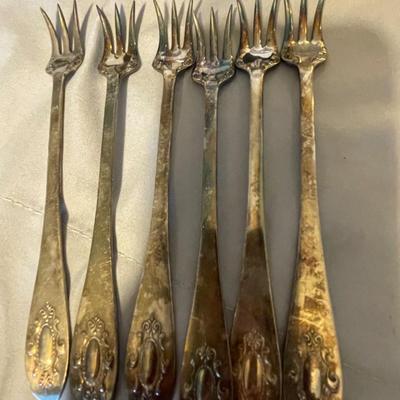 VARIETY OF SILVER PLATED PIECES