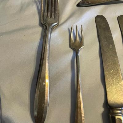 VARIETY OF COMMUNITY PLATE PIECES