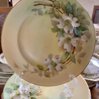 Sale Photo Thumbnail #498: Nice selection of Sherratt China.