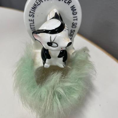 Little stinker figurine