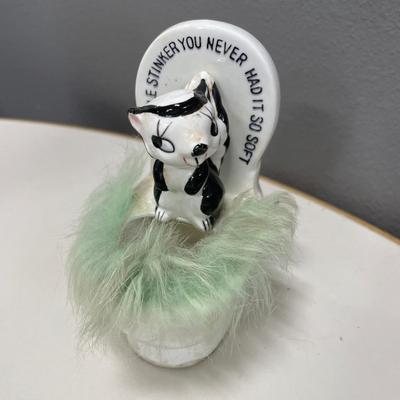 Little stinker figurine