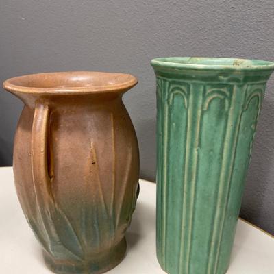2 pottery vases