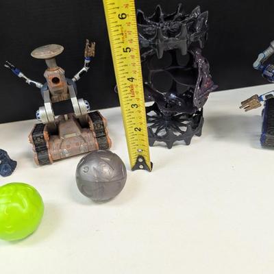 Articulated Figures - Lost In Space Battle Robots