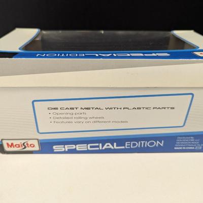 Maisto Special Edition 1:24 2014 Corvette Stingray