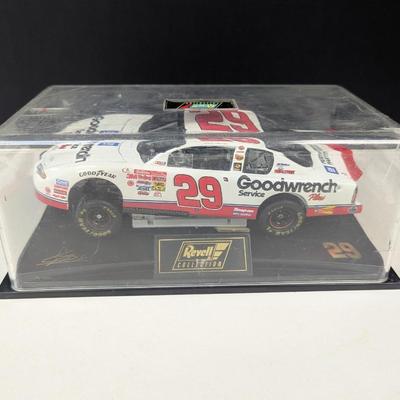 2001 Kevin Harvick #29 Goodwrench Diecast NASCAR 1:24