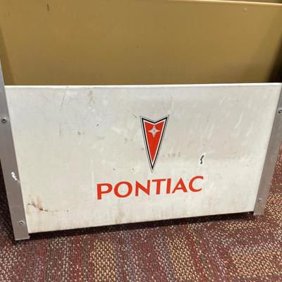 Pontiac organizer