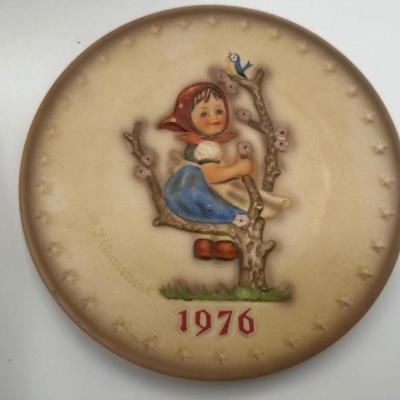 Collection of M.I. Hummel Annual Plates with Boxes – 1971–1979