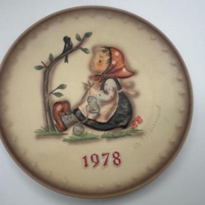 Collection of M.I. Hummel Annual Plates with Boxes – 1971–1979