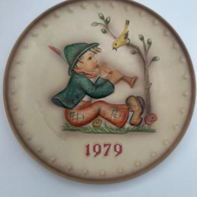 Collection of M.I. Hummel Annual Plates with Boxes – 1971–1979