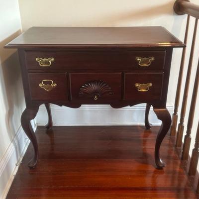 Mahogany Queen-Anne Style Table