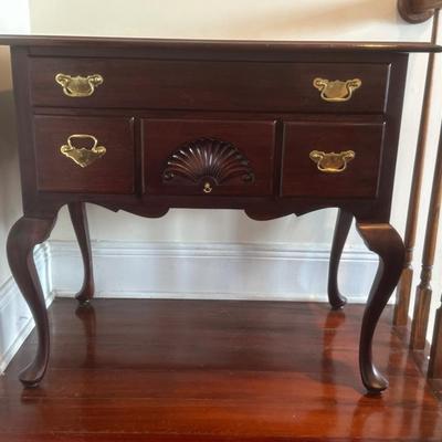 Mahogany Queen-Anne Style Table