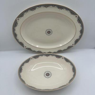 Royal Doulton “Albany” Bone China — 34-Piece Set (1986)