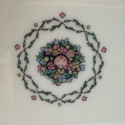 Royal Doulton “Albany” Bone China — 34-Piece Set (1986)