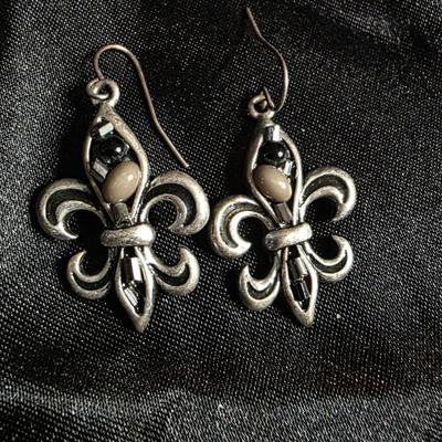 Vintage Pewter Fleur-de-Lis Dangle Earrings - Black and Taupe Bead Accents