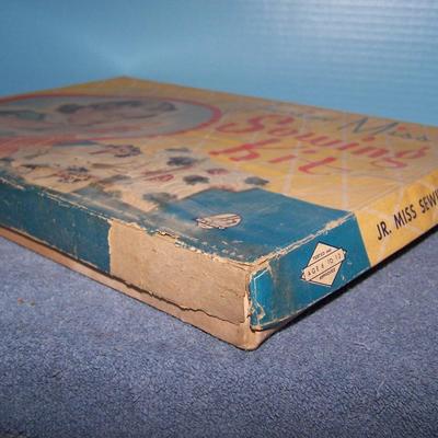 LOT 206 WONDERFUL VINTAGE STENCIL/WEAVING/SEWING KITS