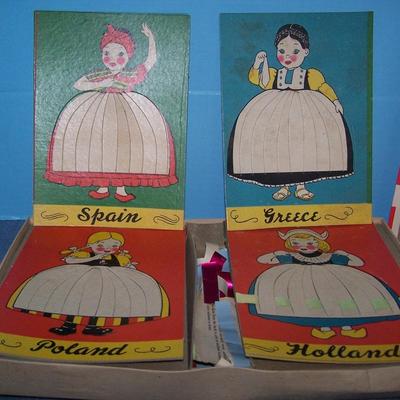 LOT 206 WONDERFUL VINTAGE STENCIL/WEAVING/SEWING KITS