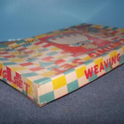 LOT 206 WONDERFUL VINTAGE STENCIL/WEAVING/SEWING KITS
