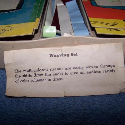 LOT 206 WONDERFUL VINTAGE STENCIL/WEAVING/SEWING KITS