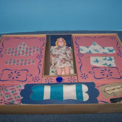 LOT 206 WONDERFUL VINTAGE STENCIL/WEAVING/SEWING KITS