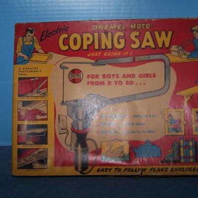 LOT 208 GREAT VINTAGE DREMEL ELECTRIC MOTO-COPING SAW in BOX