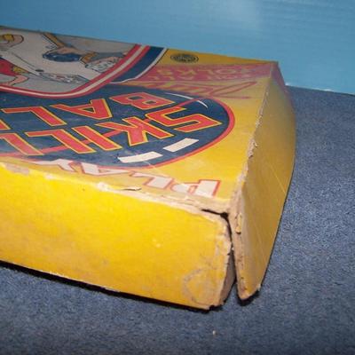 LOT 209 GREAT VINTAGE SKILL BALL & KEYS of LEARNING