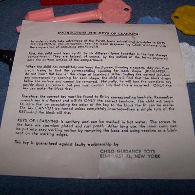 LOT 209 GREAT VINTAGE SKILL BALL & KEYS of LEARNING