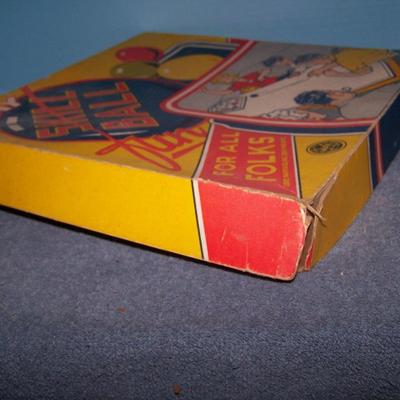 LOT 209 GREAT VINTAGE SKILL BALL & KEYS of LEARNING