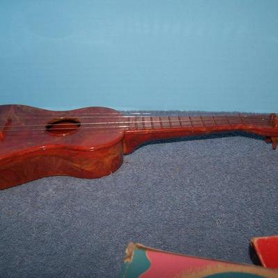 LOT 210 GREAT VINTAGE UKULELE/STENCILS/BLOCKS