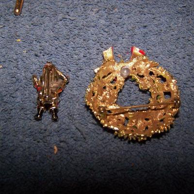 LOT 213 FAB VINTAGE MCM CHRISTMAS PINS-SOME SIGNED