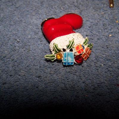 LOT 213 FAB VINTAGE MCM CHRISTMAS PINS-SOME SIGNED