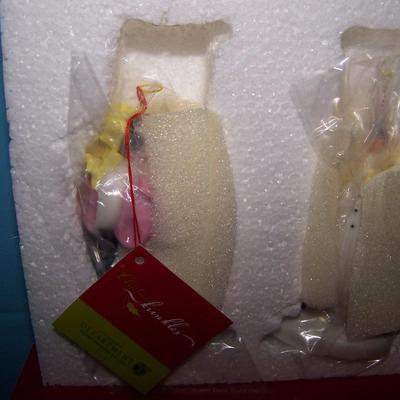 LOT 214 WONDERFUL COLLECTABLE S/P SHAKERS-WICKED/WIZARDOF OZ & DEPT 56 PENGUINS