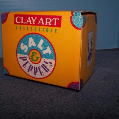 LOT 214 WONDERFUL COLLECTABLE S/P SHAKERS-WICKED/WIZARDOF OZ & DEPT 56 PENGUINS