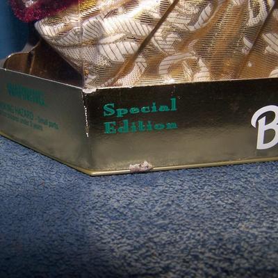 LOT 215 HOLIDAY BARBIE 1996