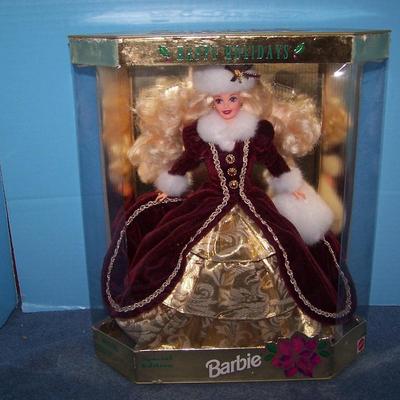 LOT 215 HOLIDAY BARBIE 1996