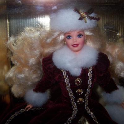 LOT 215 HOLIDAY BARBIE 1996