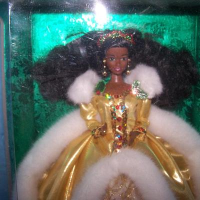 LOT 216 HOLIDAY BARBIE 1994