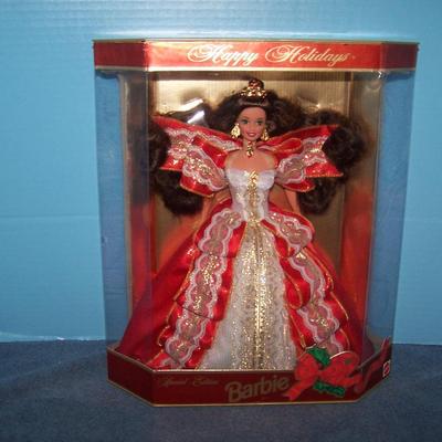 LOT 217 HOLIDAY BARBIE 1997