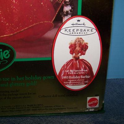 LOT 218 HOLIDAY BARBIE 1993