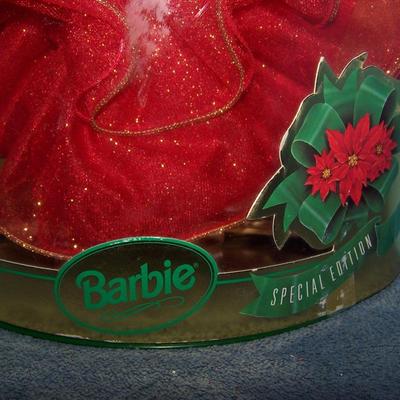 LOT 218 HOLIDAY BARBIE 1993