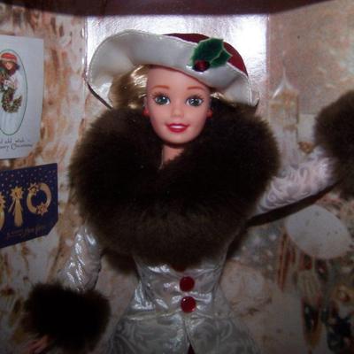 LOT 220 HOLIDAY BARBIE 1995